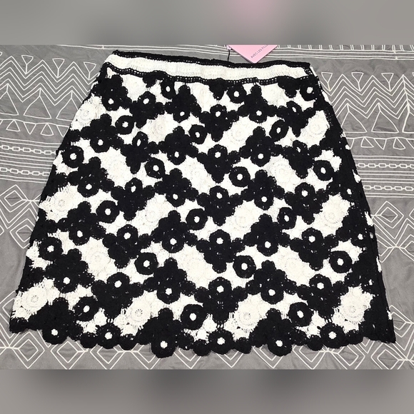 Avec Les Filles Floral Crocheted Mini Skirt And Cropped Top Set Size M/L - Picture 8 of 13